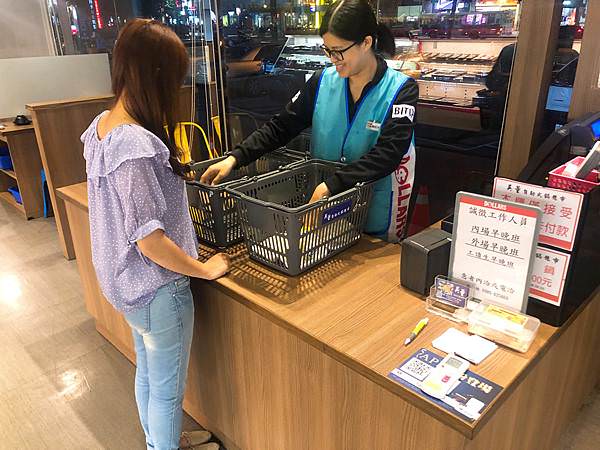 【高雄火鍋推薦】吳董自助火鍋超市 x 高雄最夯的火鍋超市，體驗最in的吃火鍋方式～CP值超高，快跟上腳步！