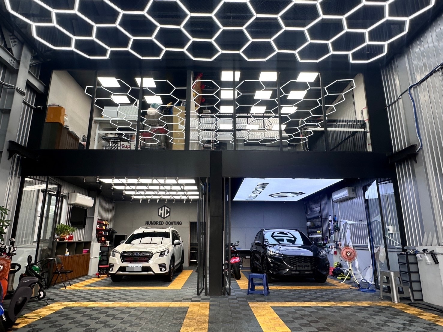 【高雄汽車美容推薦】H.C百鍍包膜鍍膜│無論晴天雨天都想來精緻洗車，流程細節都滿分