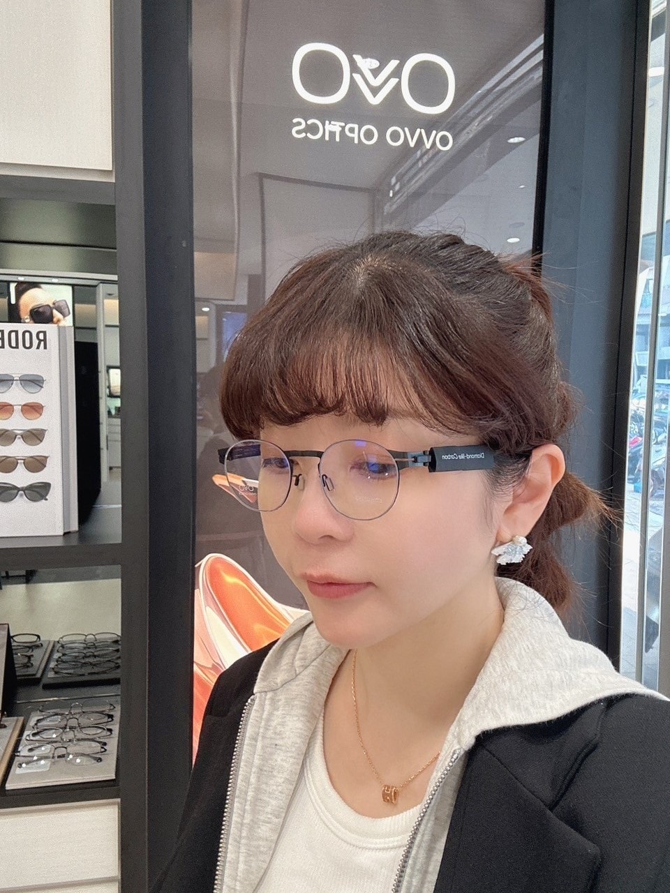 【高雄眼鏡行推薦】圓山眼鏡專科。專業驗光，多款品牌鏡架可選擇，讓眼鏡成為亮眼的時尚配件！