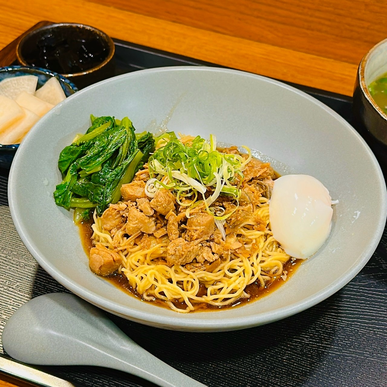 【台南拉麵推薦】淳吉麵屋-嚴選在地新鮮食材，精心熬製湯底，每一口都會驚嘆，每一道都是獨特的創意料理