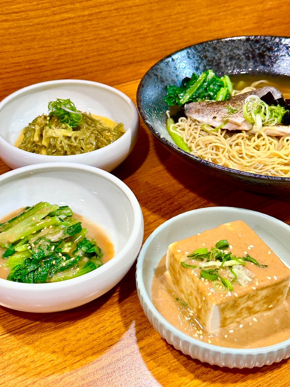 【台南拉麵推薦】淳吉麵屋-嚴選在地新鮮食材，精心熬製湯底，每一口都會驚嘆，每一道都是獨特的創意料理