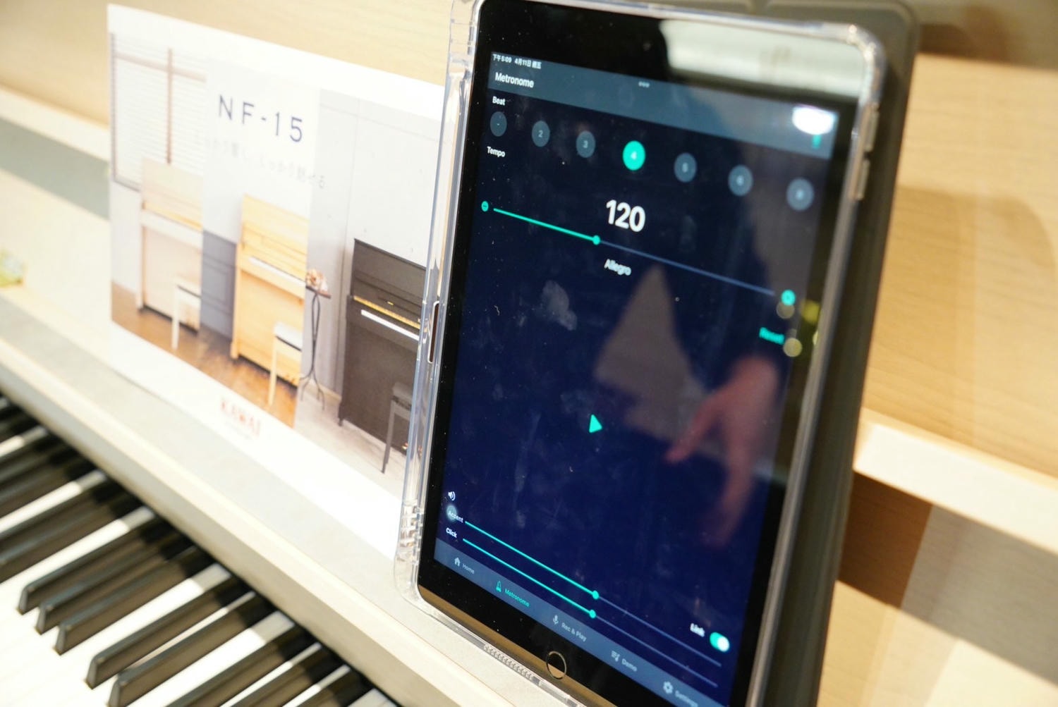 【高雄鋼琴】 KAWAI Pianos 河合鋼琴 – 高雄直營店丨在都市叢林裡也能自在彈奏的-KAWAI NF-15原聲混合鋼琴
