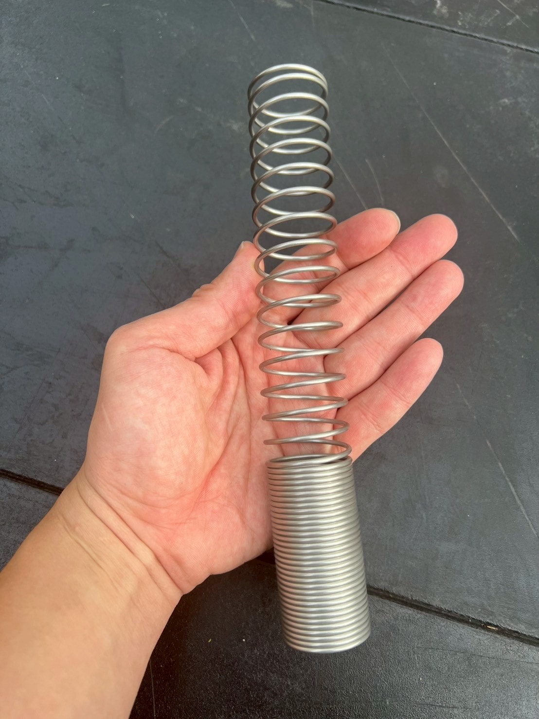 【彈簧供應商】鎰錩科技彈簧◎無所不在用途廣泛的精密元件-客製化彈簧、耐高溫彈簧、彈簧訂製、大型彈簧、工業彈簧、砂石彈簧、壓簧、拉簧、扭力彈簧、模具彈簧、異型彈簧、彈簧扣件，可少量訂製