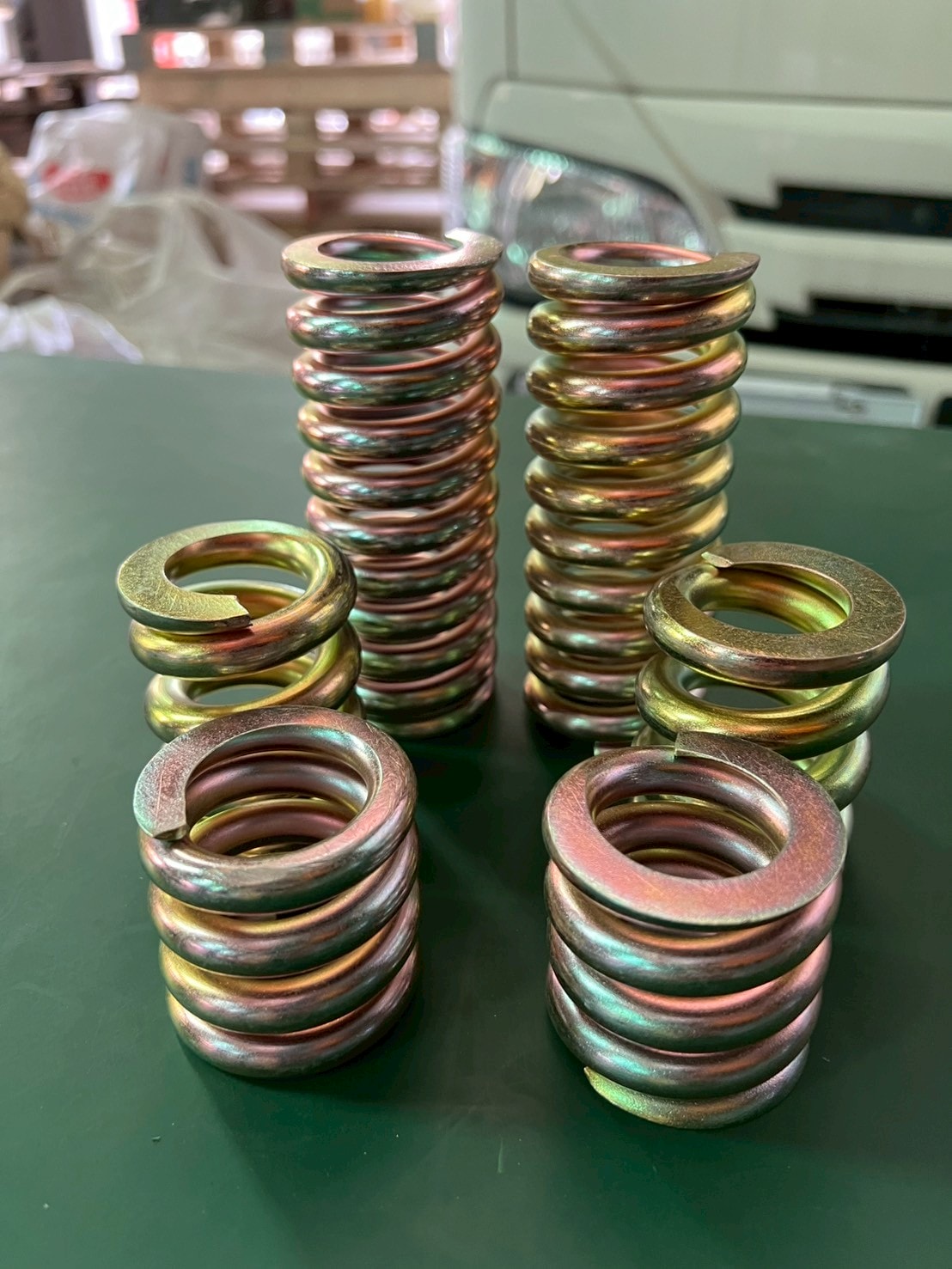 【彈簧供應商】鎰錩科技彈簧◎無所不在用途廣泛的精密元件-客製化彈簧、耐高溫彈簧、彈簧訂製、大型彈簧、工業彈簧、砂石彈簧、壓簧、拉簧、扭力彈簧、模具彈簧、異型彈簧、彈簧扣件，可少量訂製
